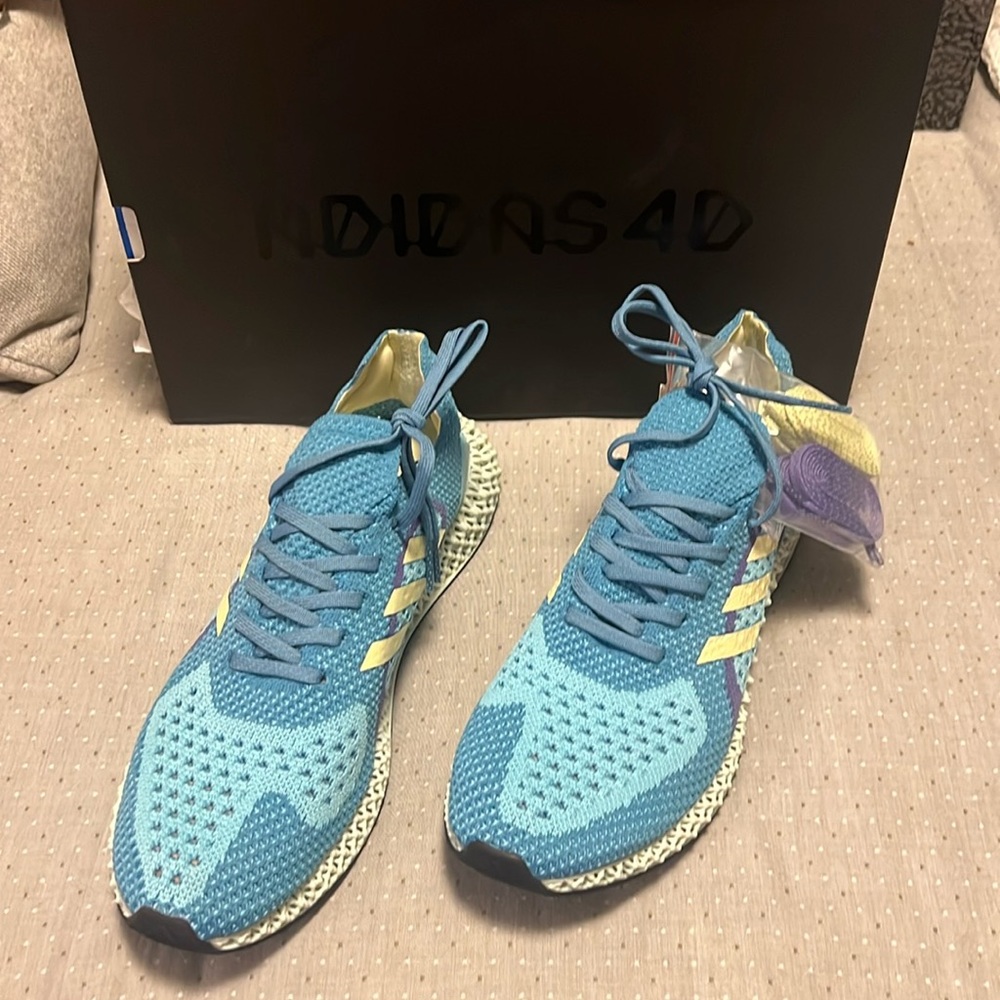 Brand New Sz10 ZX Runner 4D ‘Light Aqua’ w/ Box